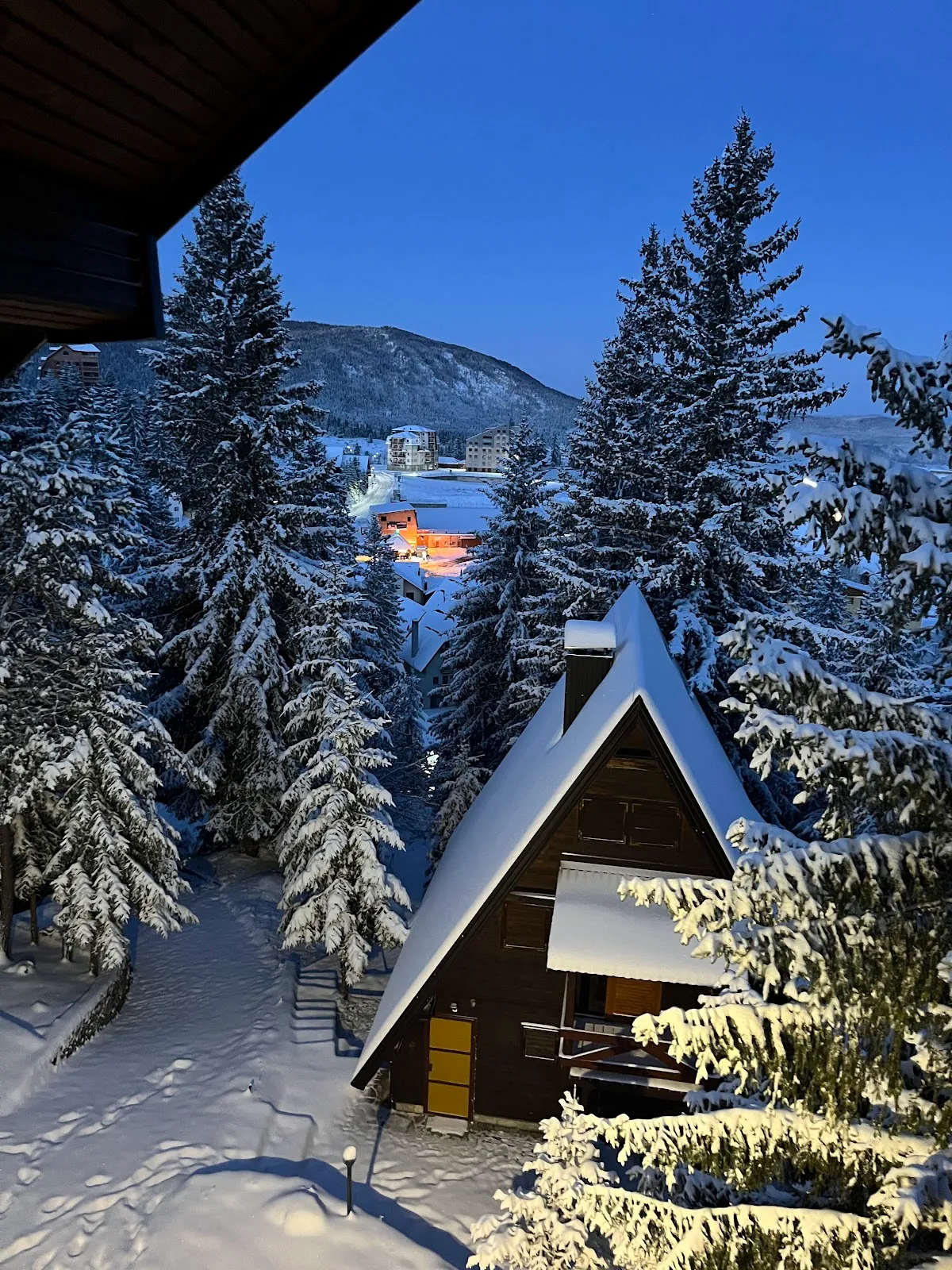 Whispering Pines Vlasic, Travnik exterior view
