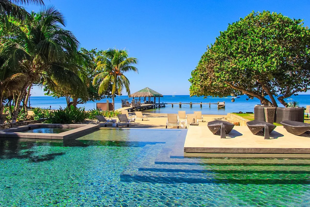 Xbalanque Resort, Roatan exterior view