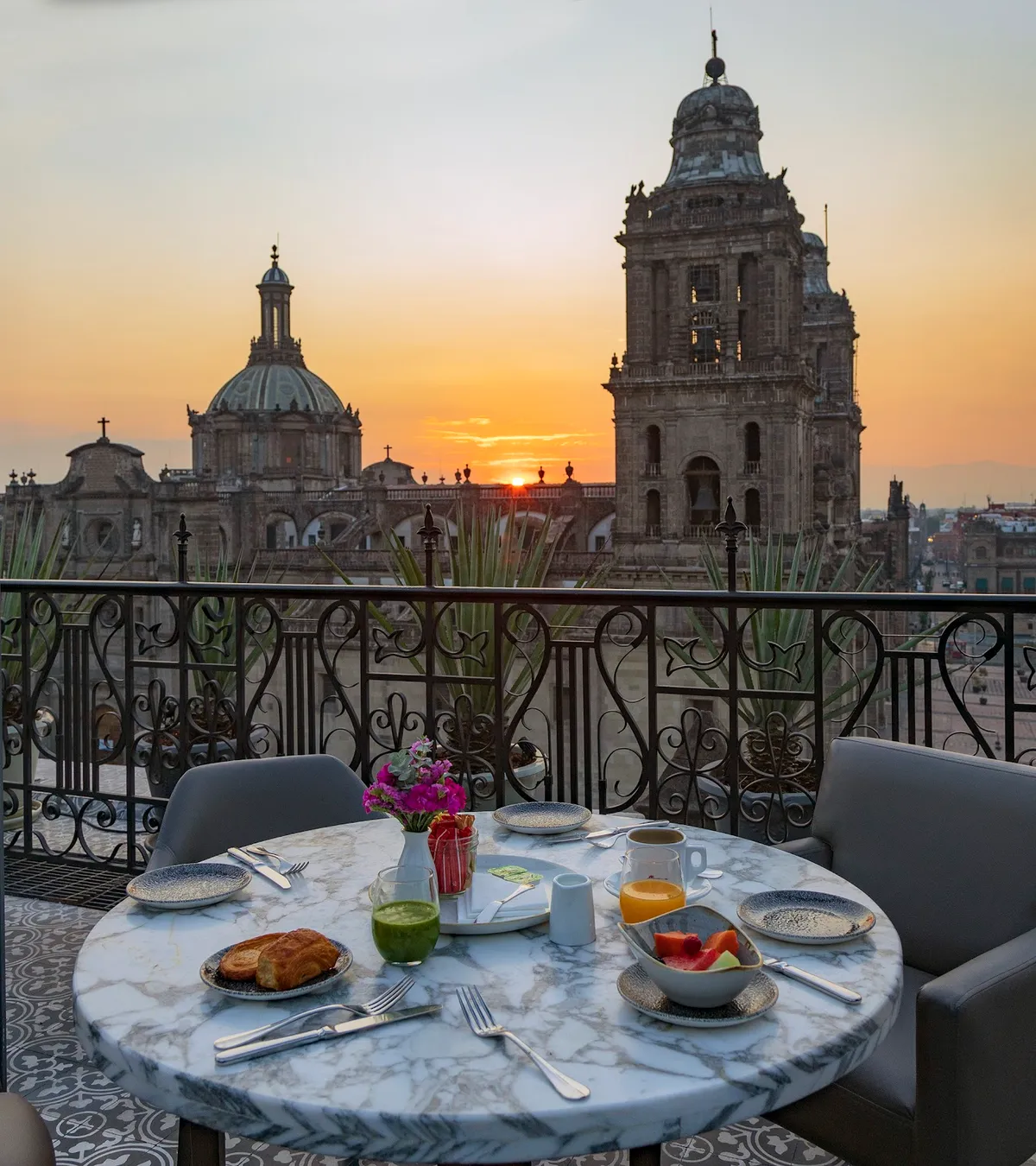 Zócalo Central Hotel, Mexico City exterior view