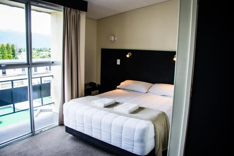 Fiordland Hotel and Motel hotel interior