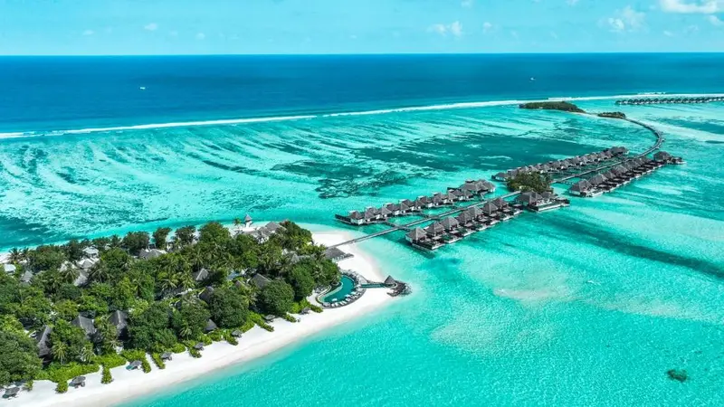 Four Seasons Resort Maldives at Kuda Huraa hotel in Kuda Huraa