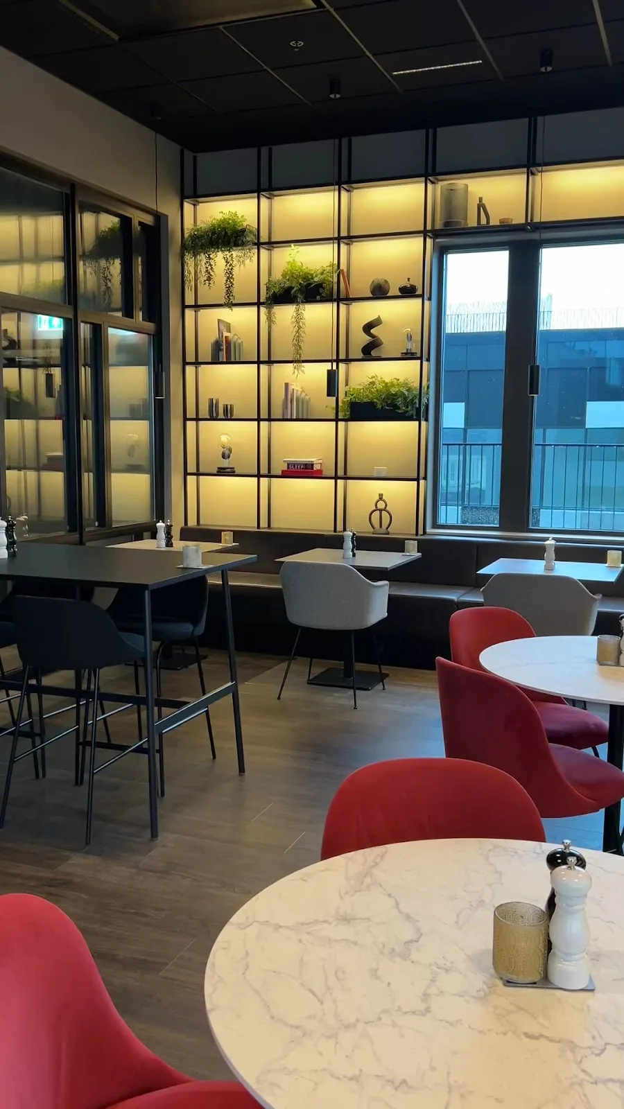 Radisson RED Oslo Økern hotel in Oslo - photo 3 of 10