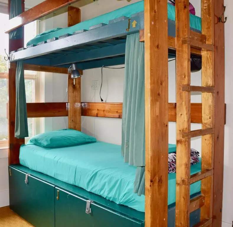 Green Tortoise Hostel Seattle hotel interior