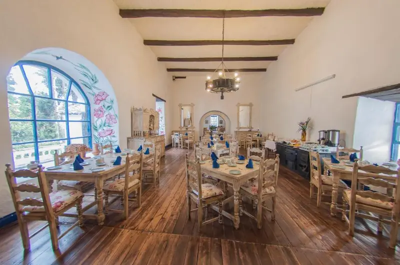 Hacienda Pinsaqui hotel interior