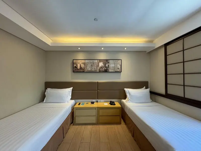 Holiday Inn Express Makati hotel in Makati