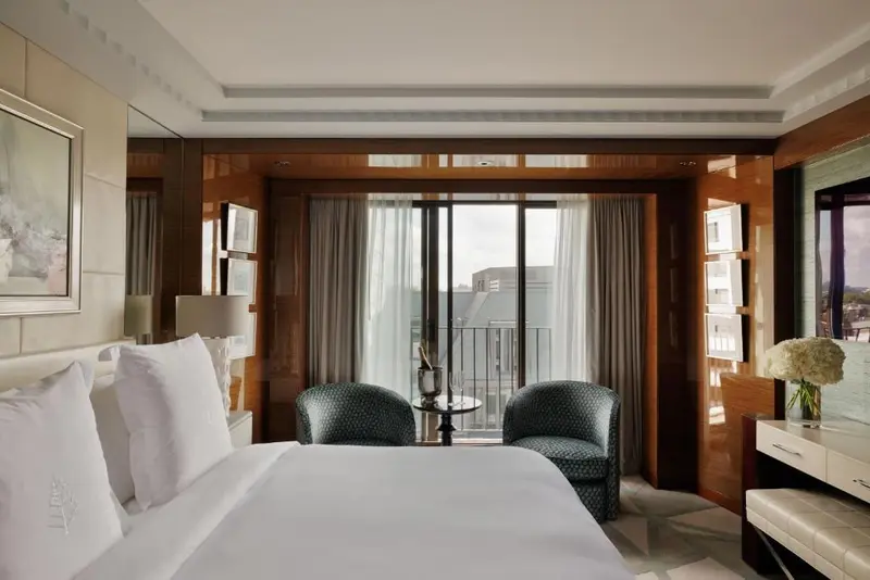 Hotel Four Seasons Kingston hotel interior