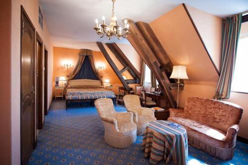 Hôtel Le Cep interior in Old Town, Beaune