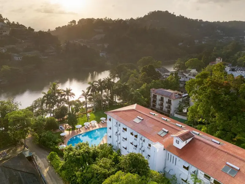 Hotel Suisse hotel in Kandy