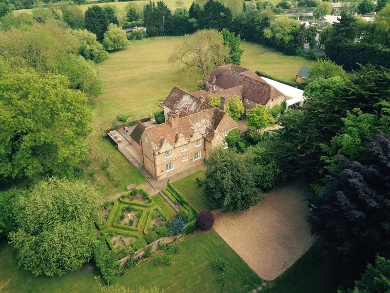 Howfield Manor Hotel hotel in Chartham