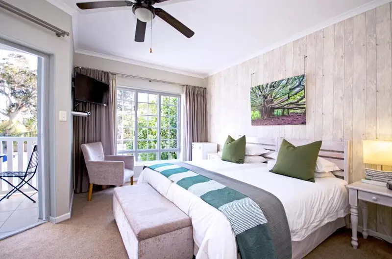 Ibhayi Guest Lodge hotel interior