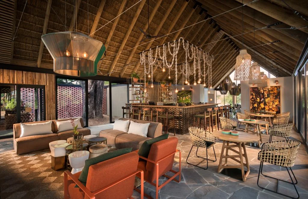 4000 Islands River Lodge hotel interior