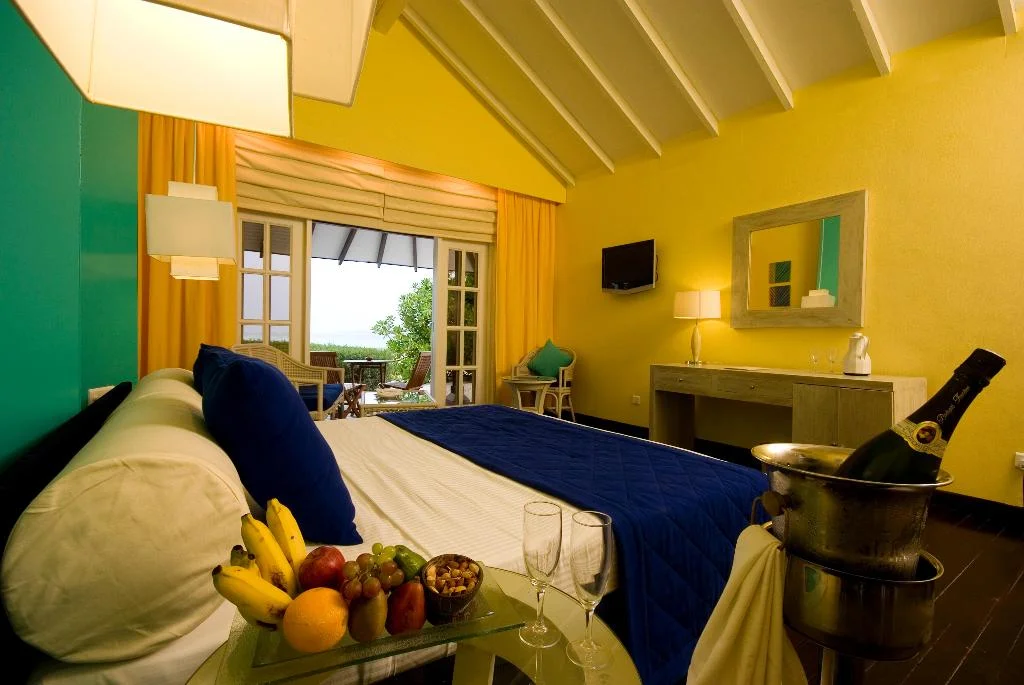 Adaaran Select Meedhupparu hotel interior