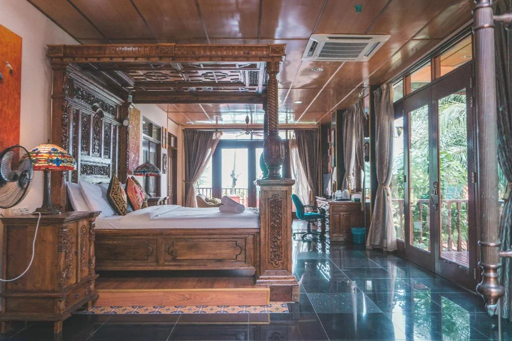 Almost Paradise Hotel hotel interior