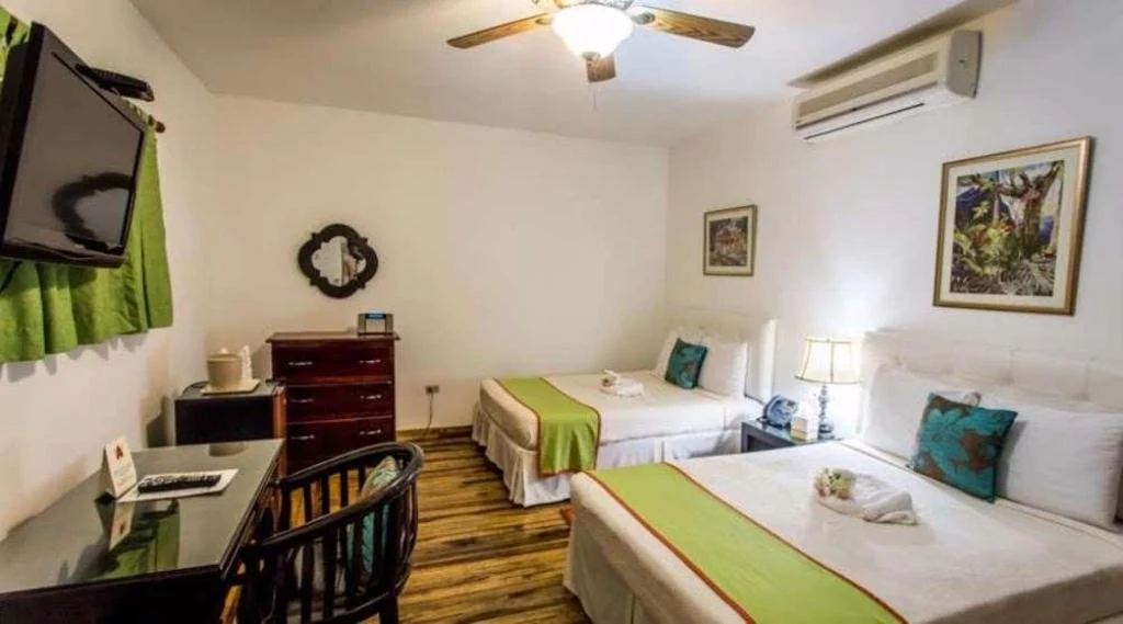 Altamont West Hotel hotel interior
