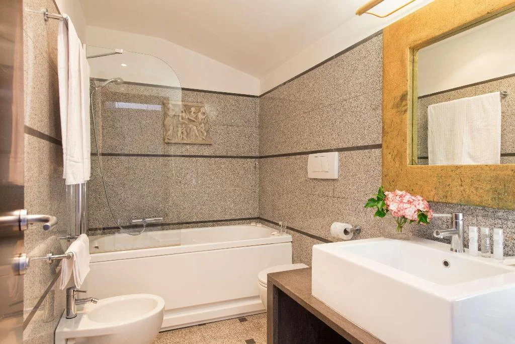 Atlantic Garden Boutique Hotel hotel interior
