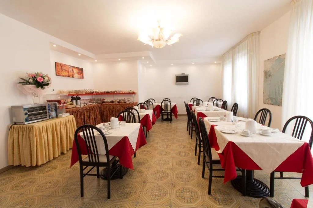 Interior de Aurora Hotel en Constitution Square, Kharkiv
