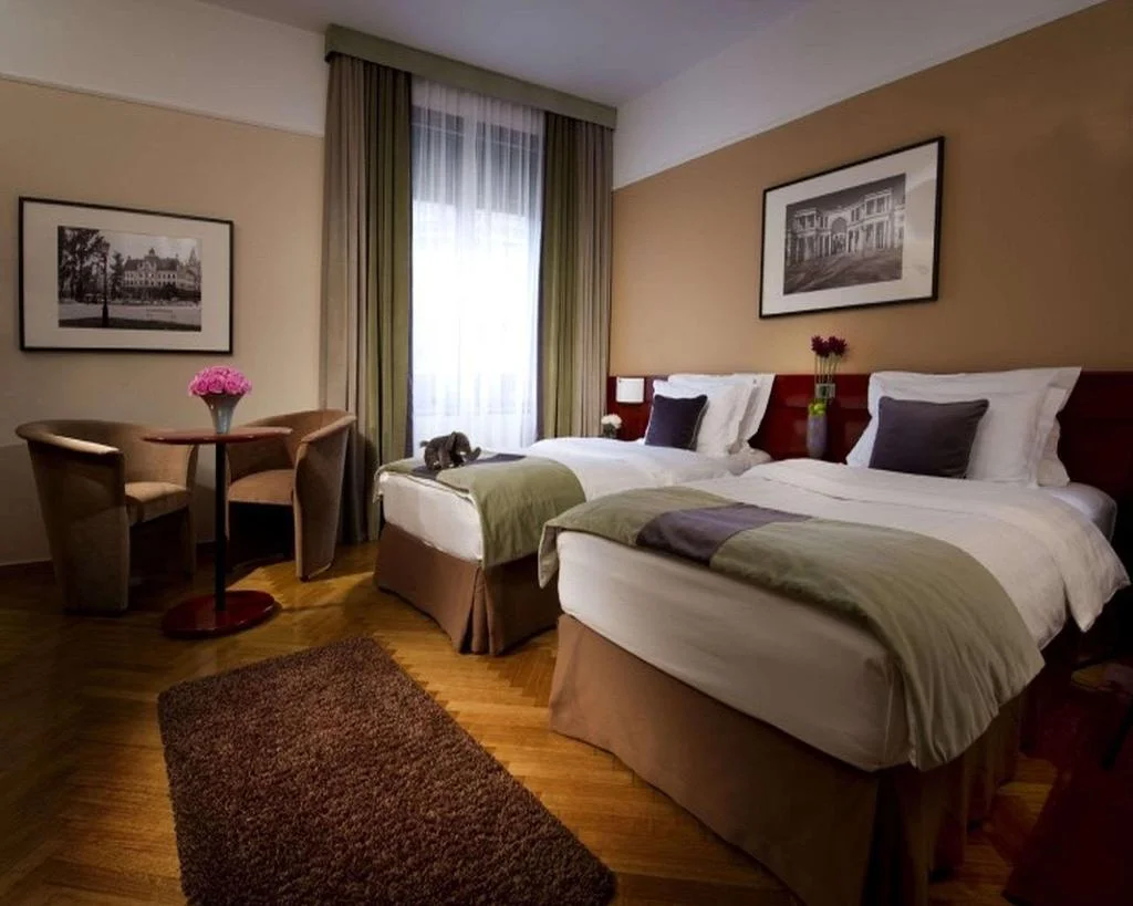 Best Western Premier Tuushin hotel interior