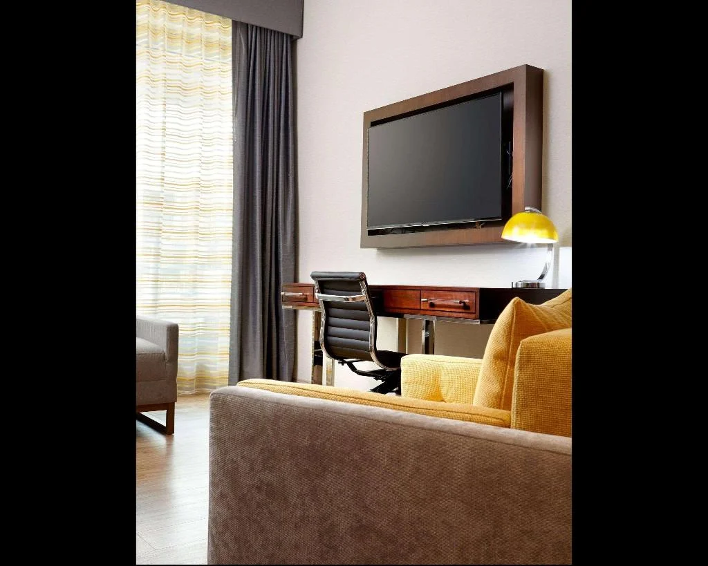 Cambria Hotel Chelsea hotel interior