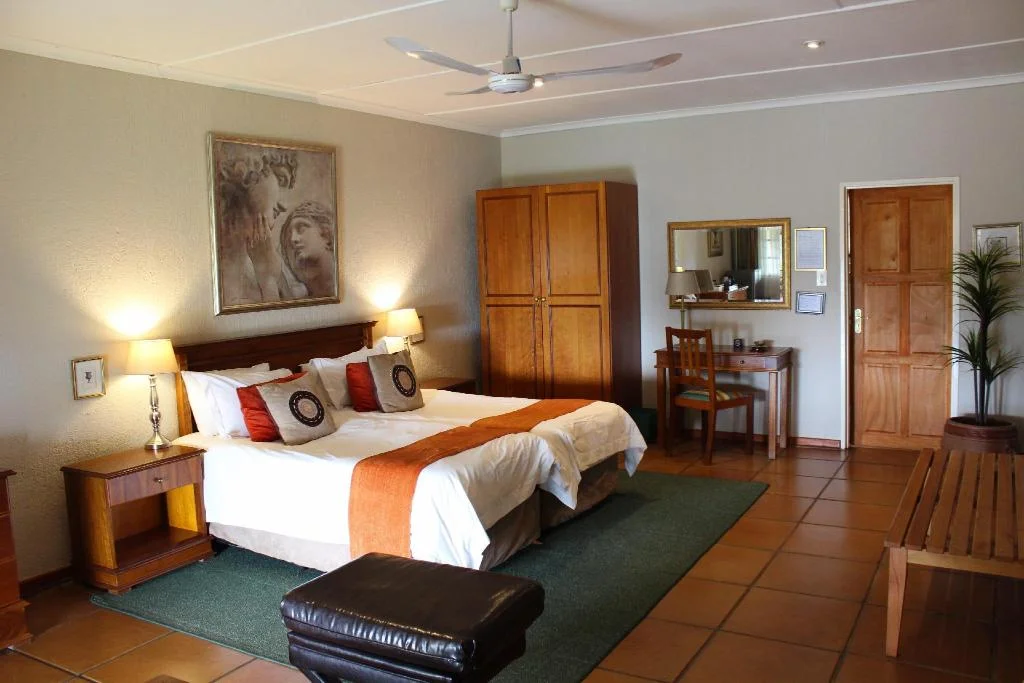 Chestnut Country Lodge hotel interior