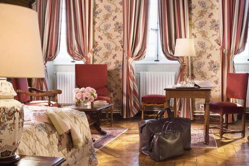 Château de Sully hotel interior