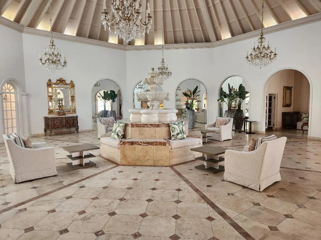Coco Reef Bermuda hotel interior