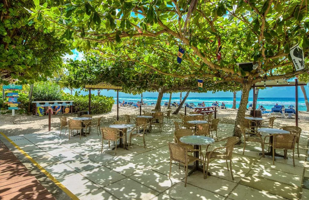 Coconut Court Beach Hotel hotel interior