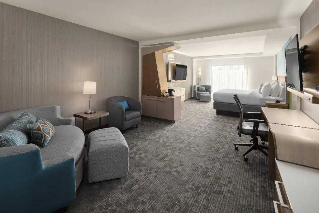 Courtyard by Marriott Seattle Bellevue hotel interior