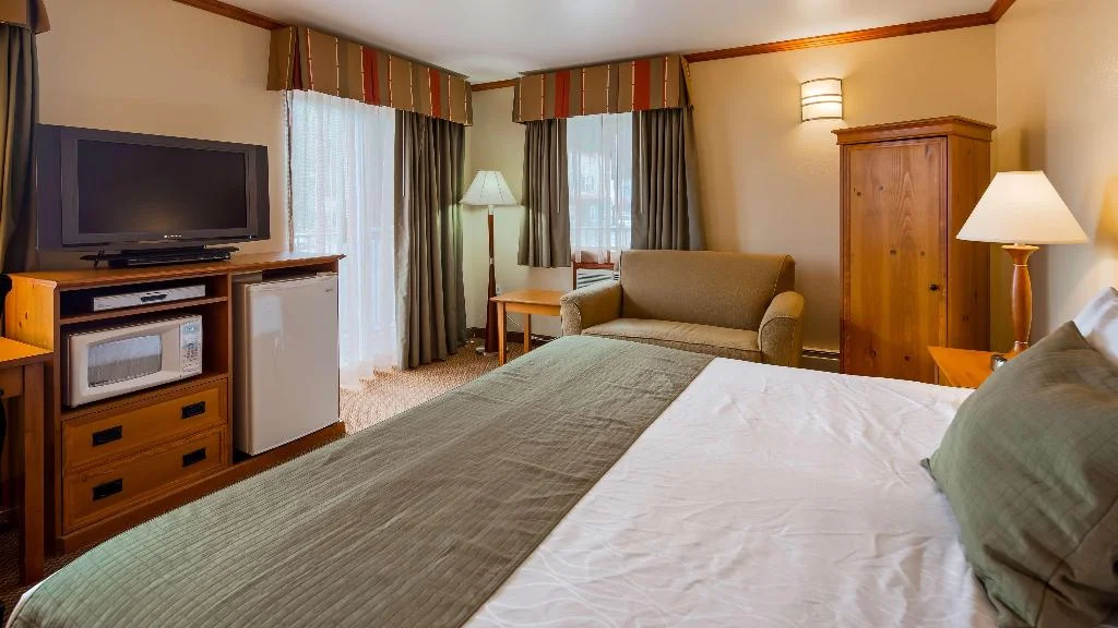 Edgewater Hotel hotel interior