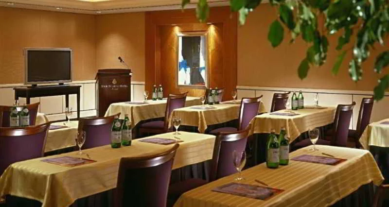 Four Seasons Hotel Amman hotel interior