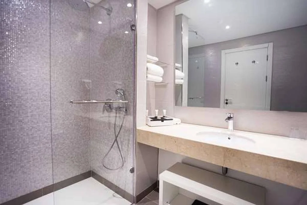 Golden Tulip Le Diplomate Cotonou hotel interior