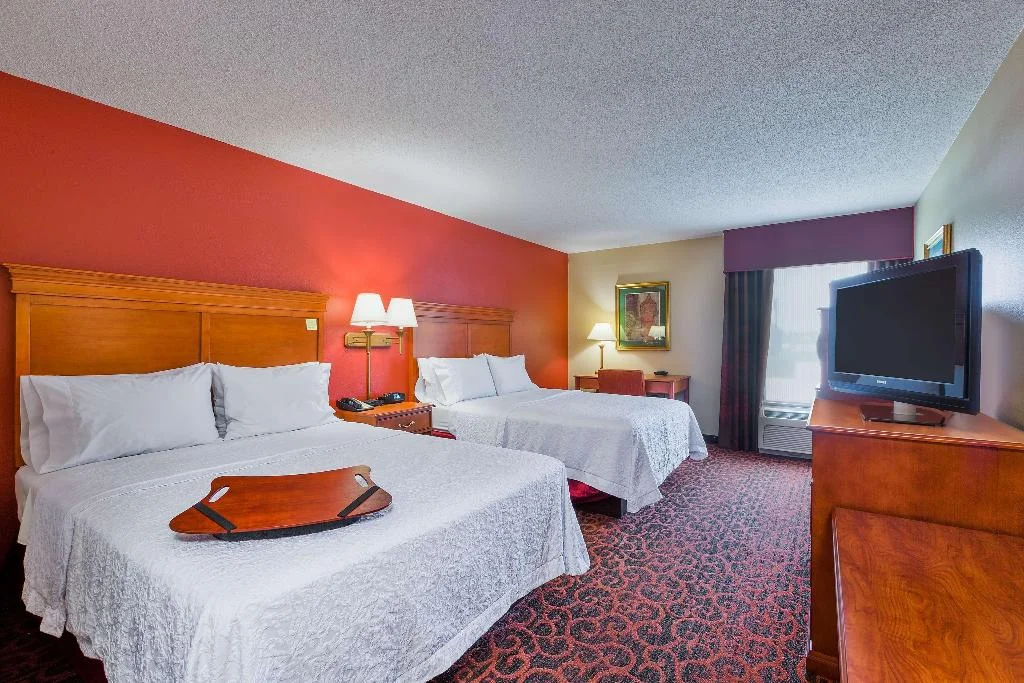 Hampton Maid hotel interior