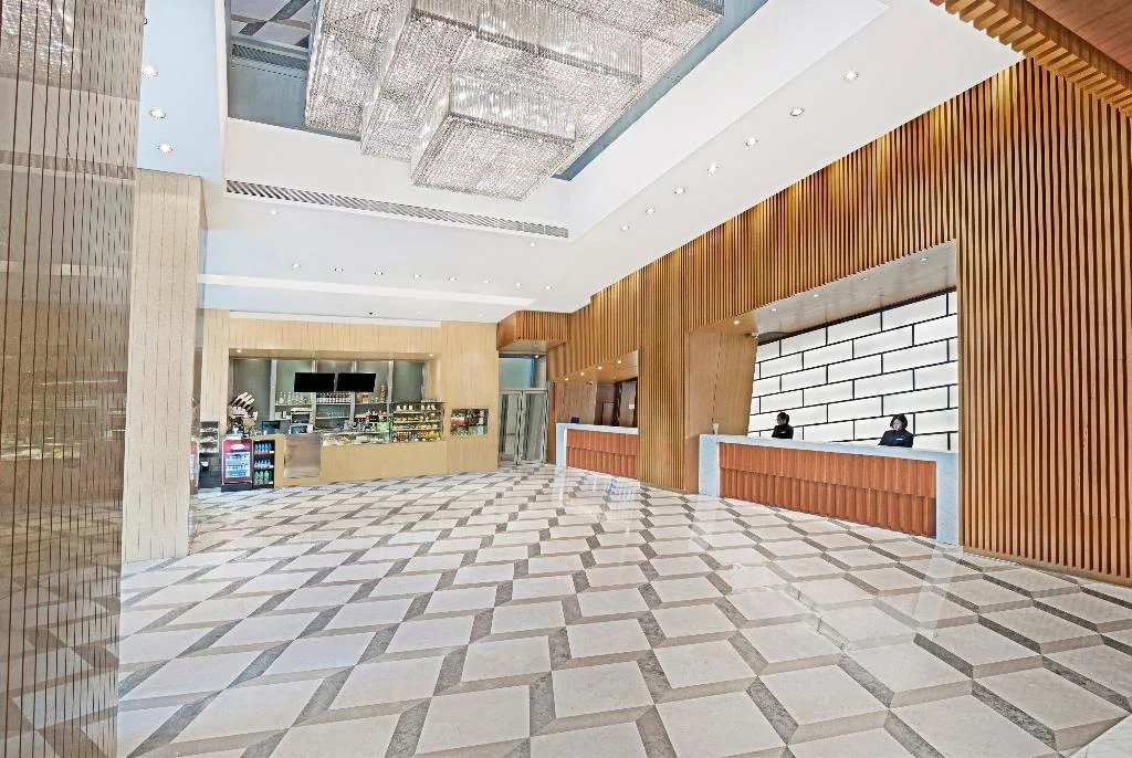 Harbour Plaza 8 Degrees hotel interior