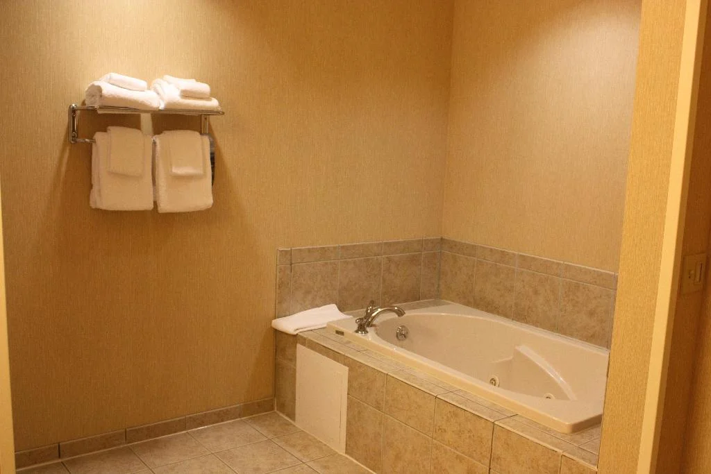 Holiday Inn Express Lusail hotel interior