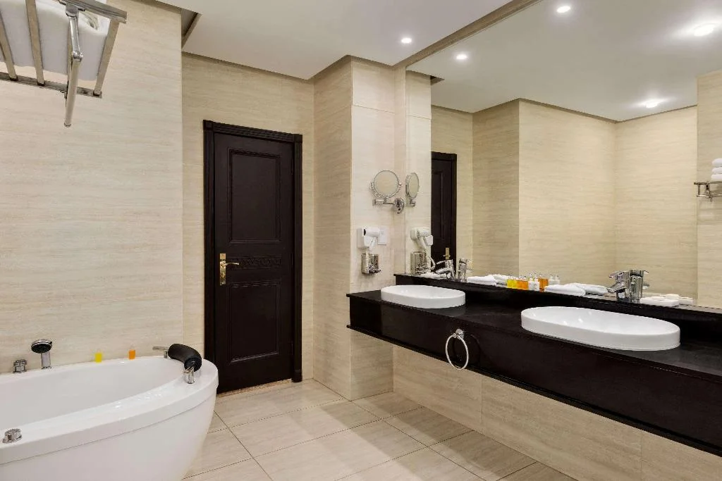 Holiday Inn Islamabad hotel interior