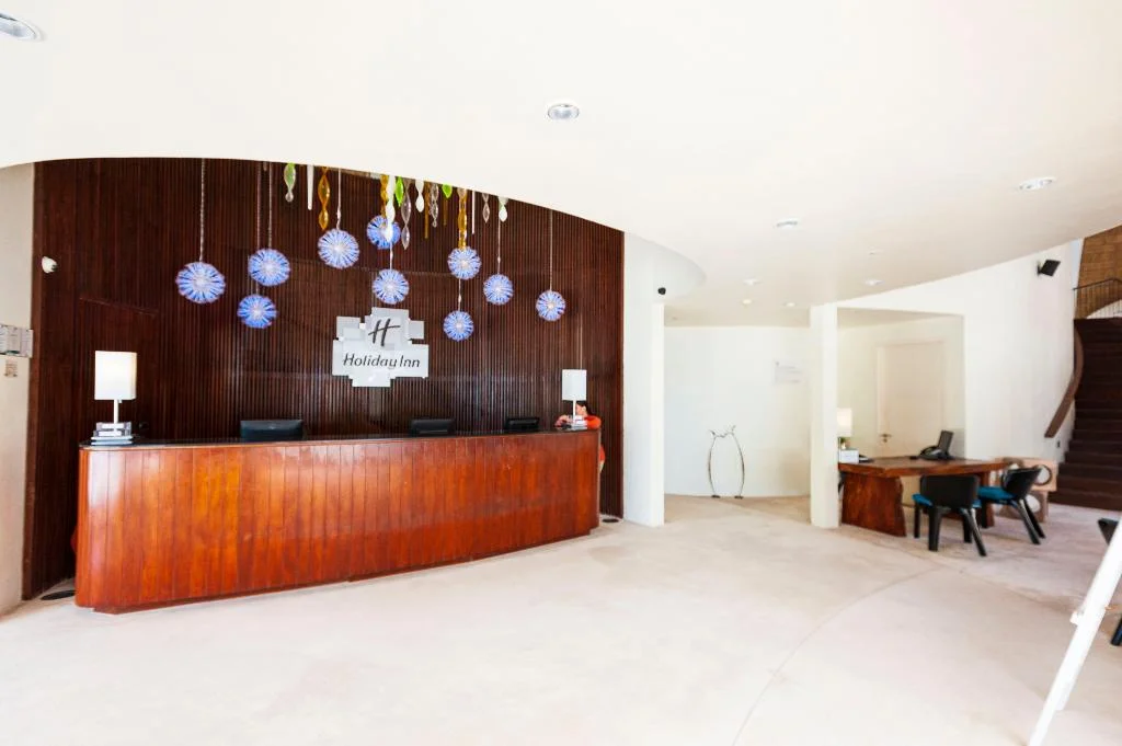 Holiday Inn Resort Kandooma Maldives hotel interior