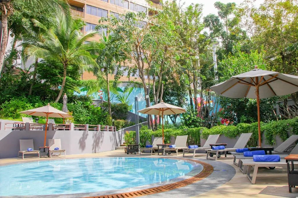 Holiday Inn Resort Krabi Ao Nang Beach hotel interior