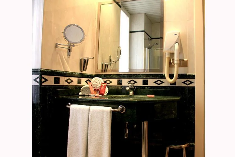 Hotel Cervantes hotel interior
