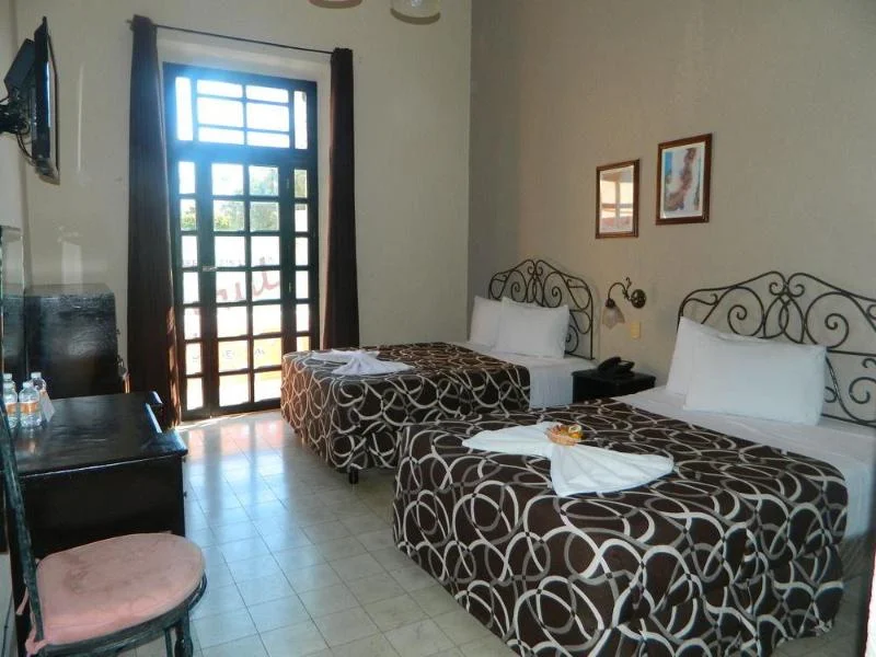 Hotel Colon Inn hotel interior