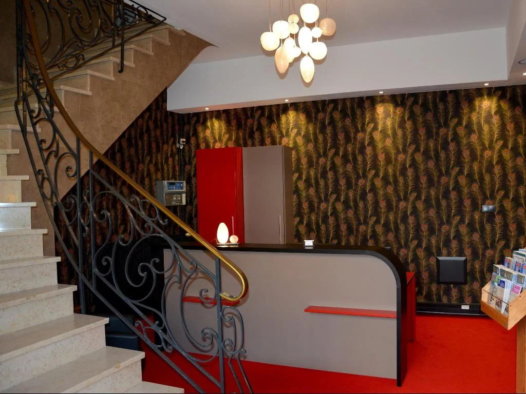 Hotel du Centre hotel interior