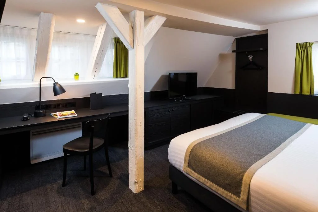 Hotel du Dragon hotel interior