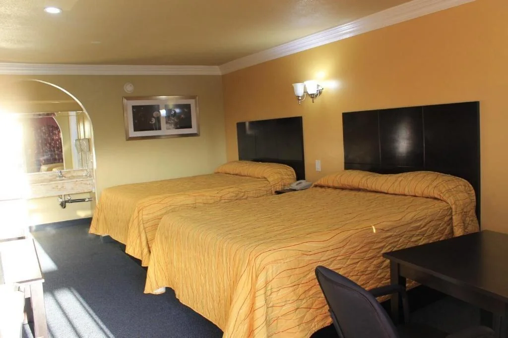 Hotel El Rancho hotel interior