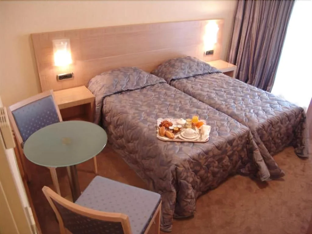 Hotel Le Rocher hotel interior