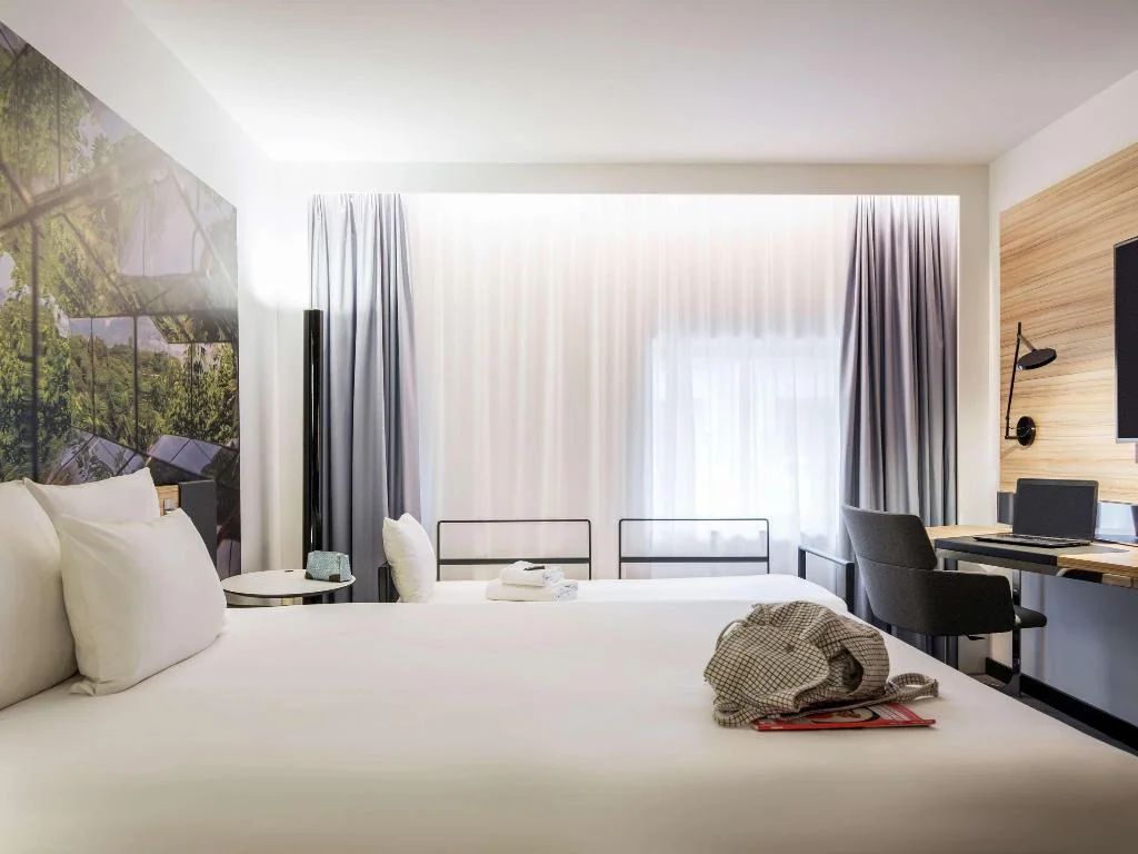 Hotel Novotel Den Haag City Centre hotel interior