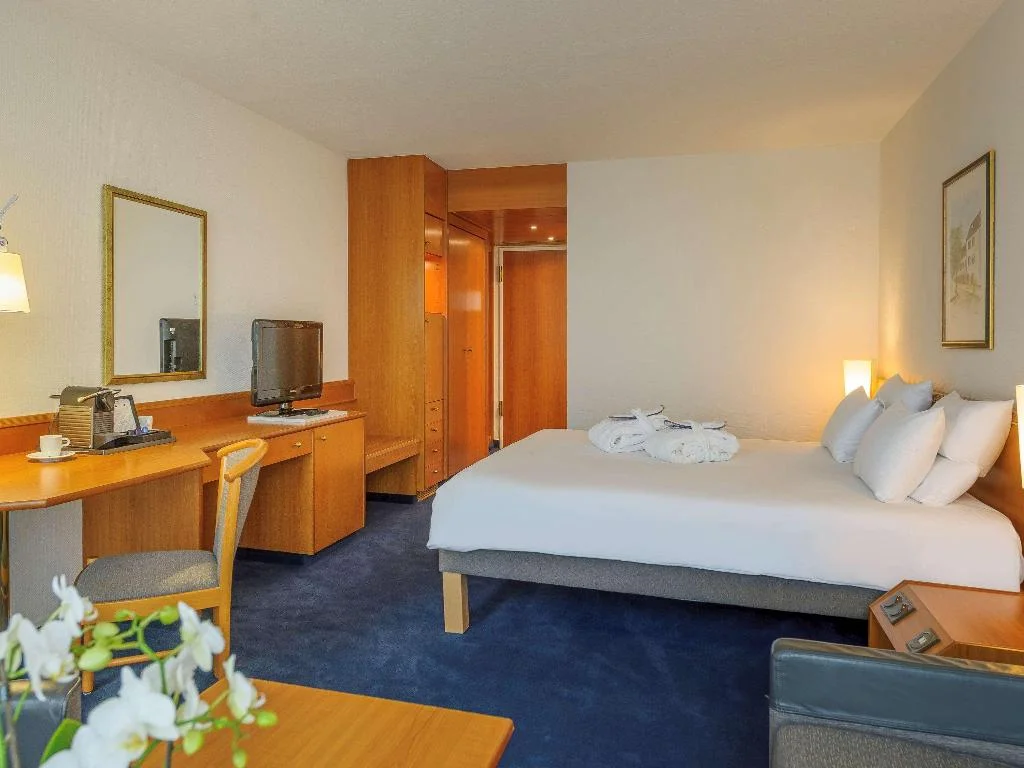 Hotel Novotel Freiburg am Konzerthaus hotel interior