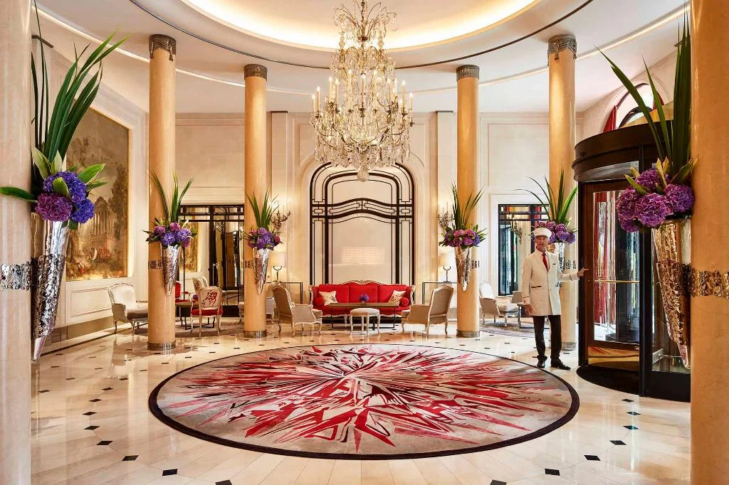 Hotel Plaza Athénée hotel interior