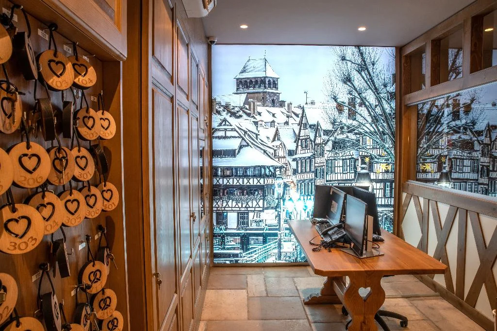 Hôtel Beaucour hotel interior