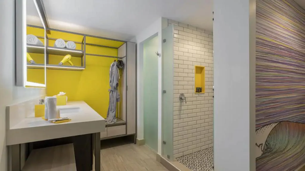 Hyatt Place San Salvador hotel interior