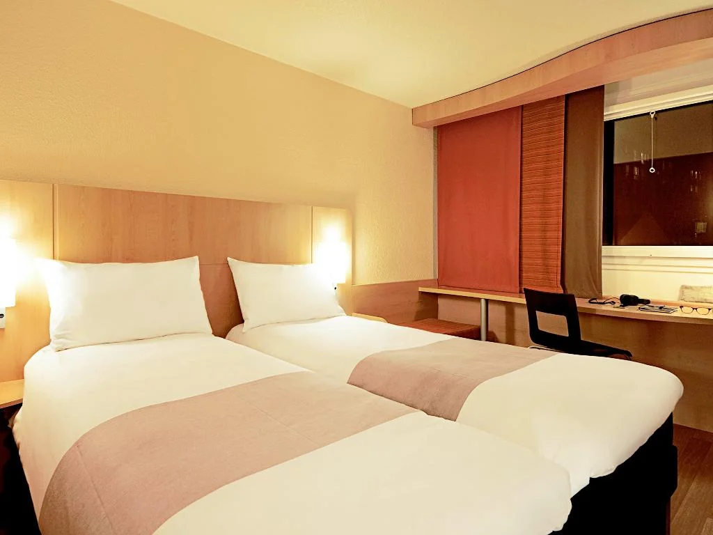 Ibis Düsseldorf Hauptbahnhof hotel interior