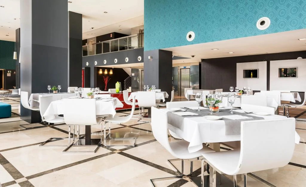 Ilunion Aqua 4 hotel interior