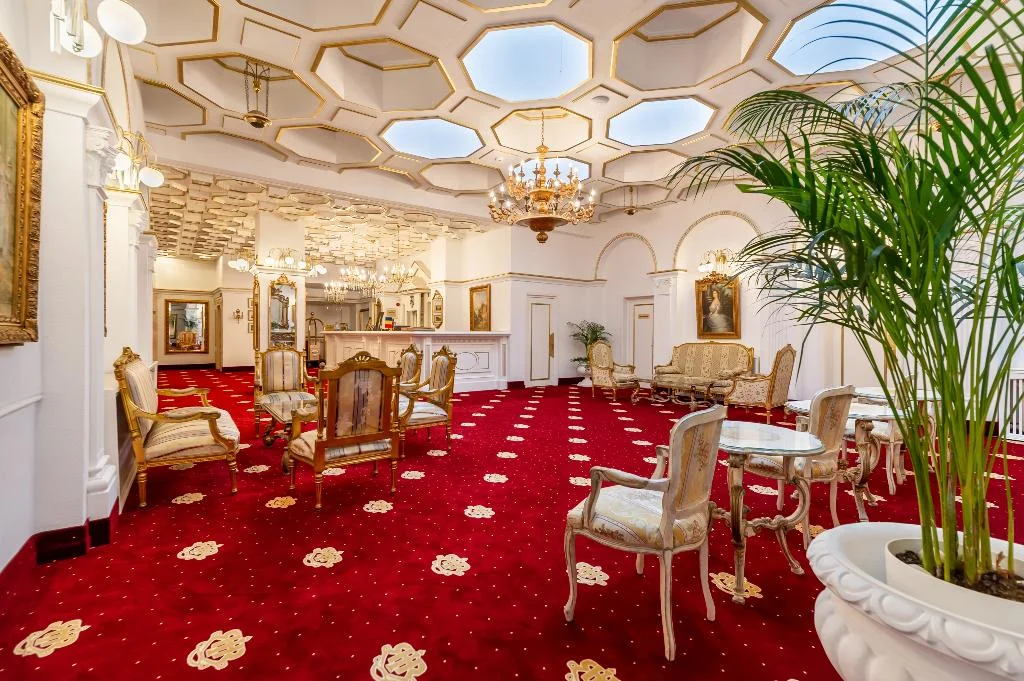 Imparatul Romanilor hotel interior